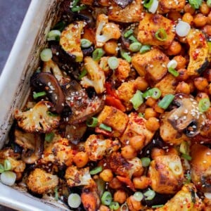 close-up of gochujang tofu and veggies in the pan after baking