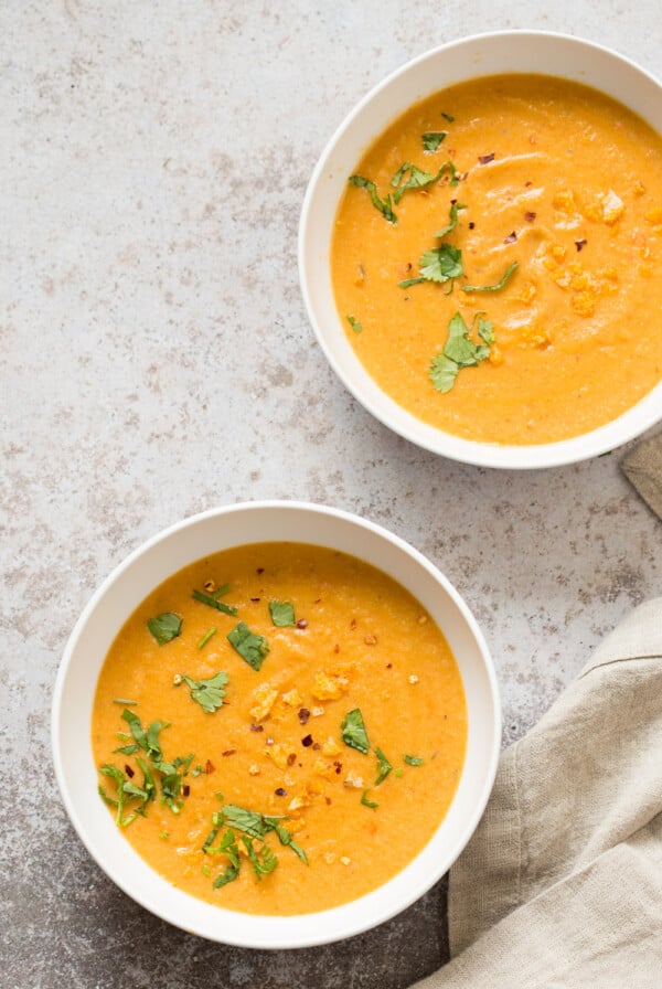 Instant Pot Cauliflower Soup - Smoky Vegan Cauliflower Soup with Red Peppers and Smoked Paprika. Hearty and Delicious. Saucepan Option. #Vegan #Glutenfree #Soyfree #Recipe. Can be #Nutfree #veganricha | VeganRicha.com