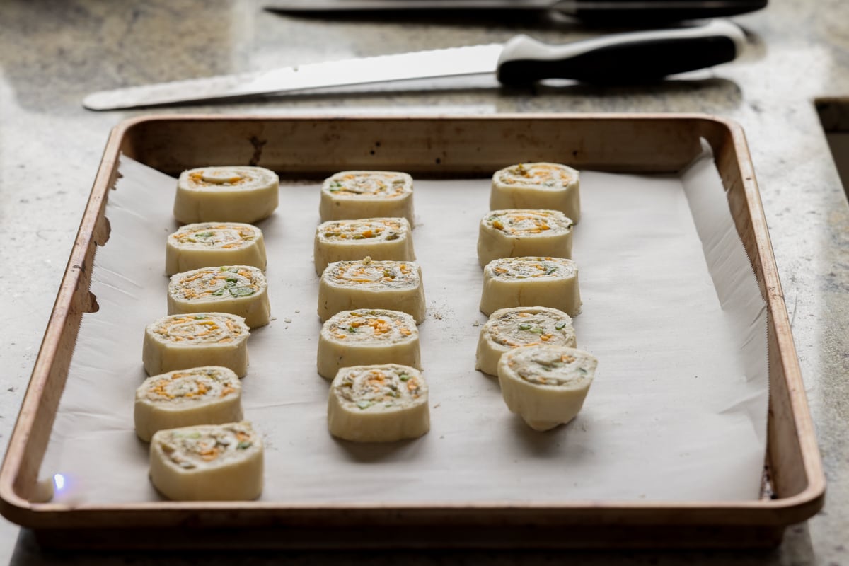 chilled jalapeño popper pinwheels after slicing