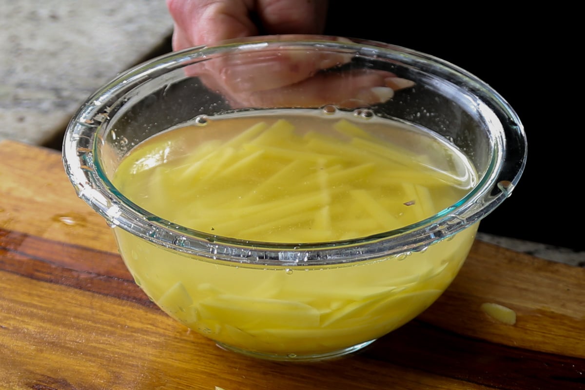 soaking the potatoes