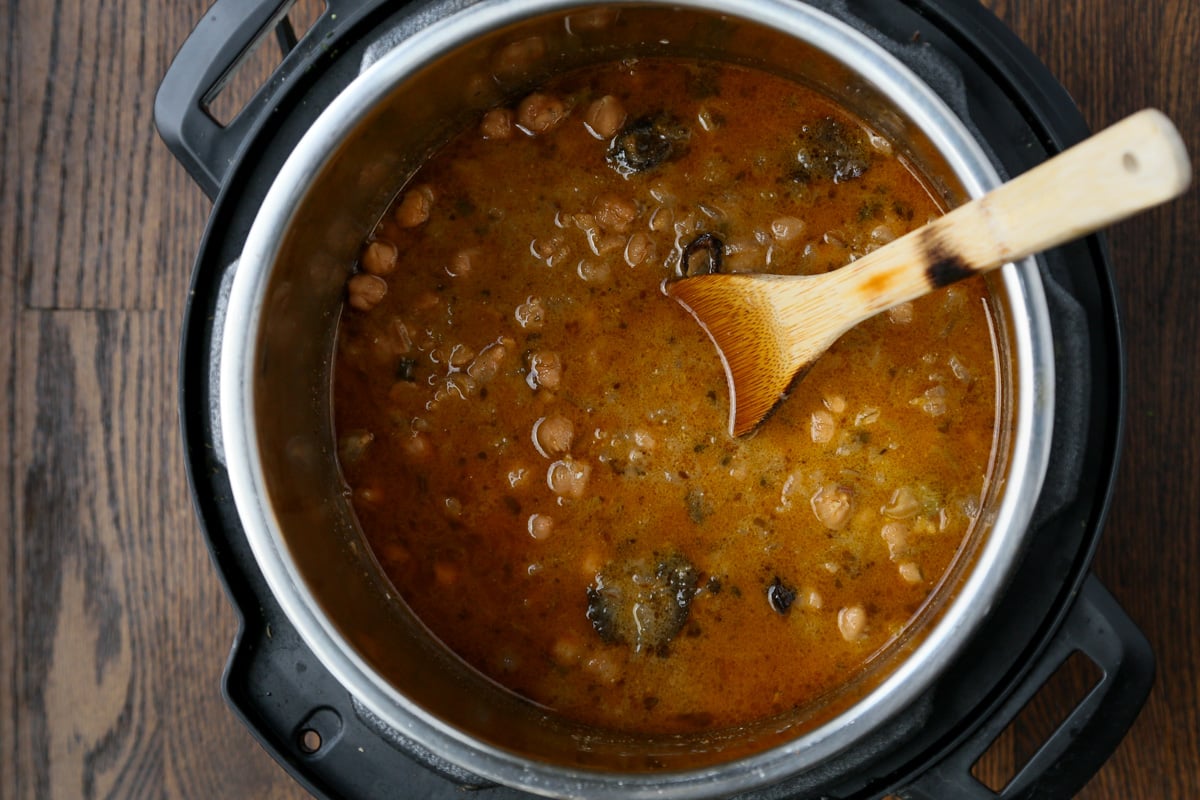 Punjabi chole after stirring in the yogurt