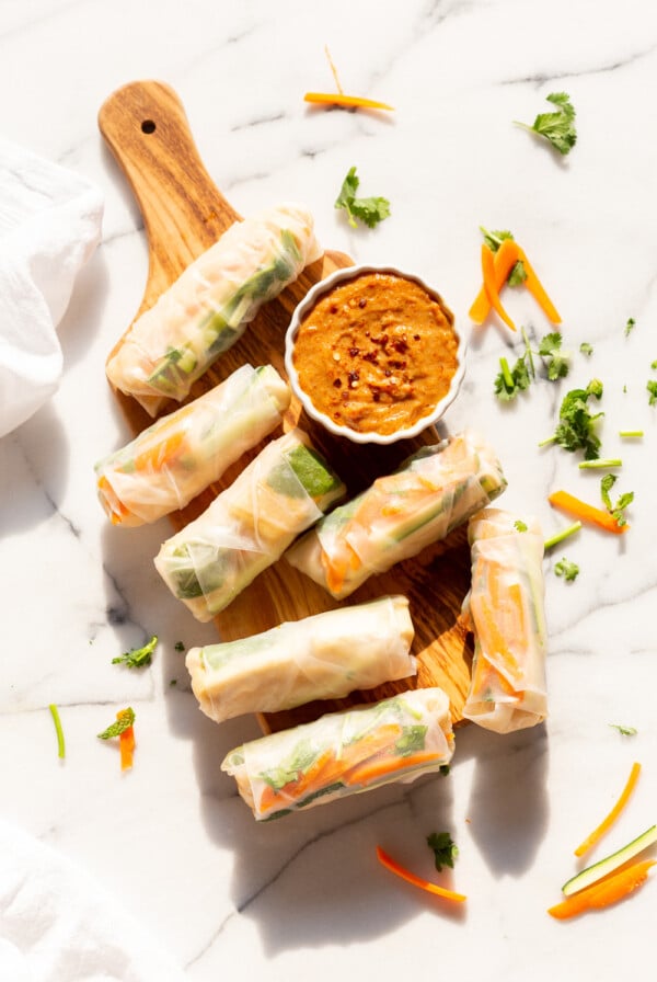 Easy Vegan Fresh Spring Rolls with Peanut Sauce. Rice paper Fresh Rolls with Marinated Tofu and Quick Peanut Dipping Sauce. #Vegan #VeganRicha #VeganSpringrolls #VeganSummerrolls Glutenfree #Recipe Can be Nutfree with Sunbutter or Sweet Chili sauce. 